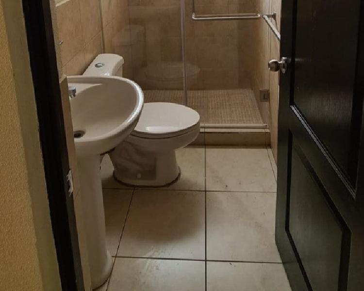 APARTAMENTO EN RENTA EN REAL DE LOS FIALLOS, ZONA 14 — foto 2