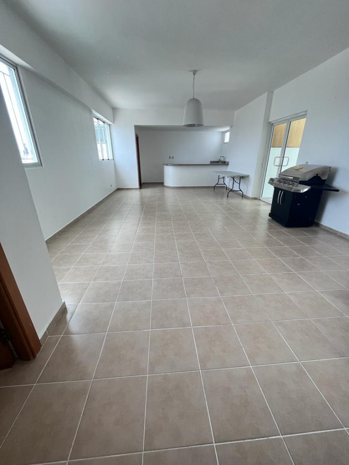 Apartamento con Linea Blanca en Evaristo Morales D.N - 15