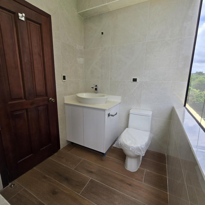 En venta apartamento en Oakland zona 10 Guatemala - Miniatura 8