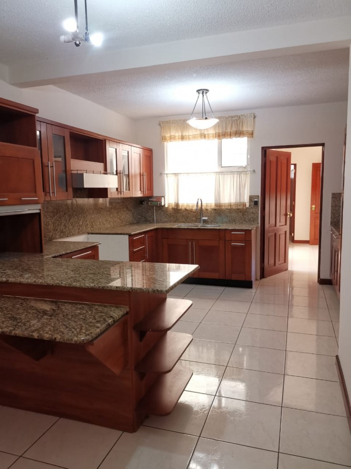 Casa en Venta y Renta Cañadas de Elgin Zona 13 - Image 4