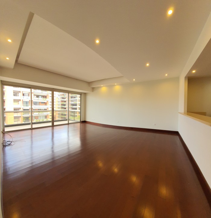 Alquilo Apartamento con 160Mts en Tiffany Zona 14 - Miniatura 8