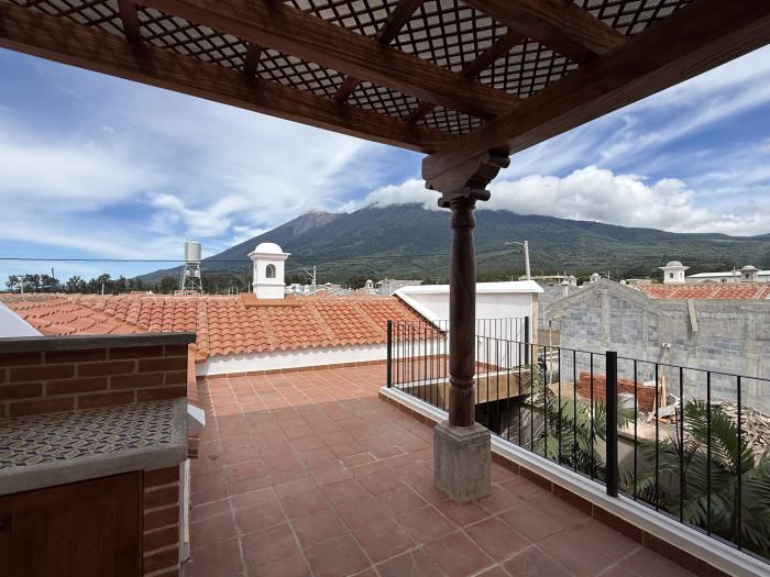 Venta de Casa  Moderna en Condominio San Miguel Dueñas - Miniatura 13