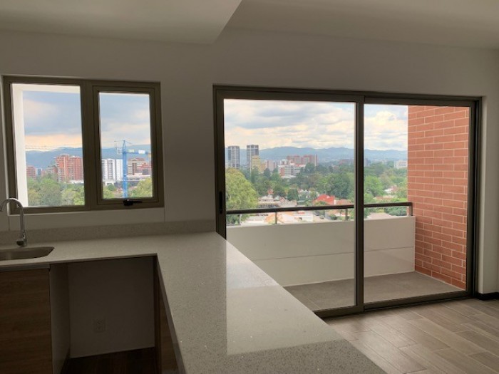 Apartamento en venta en zona 14 Plaza Segheria - Miniatura 11