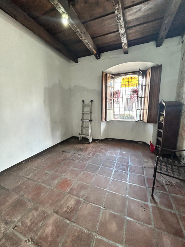 SE RENTA LOCAL EN EL CENTRO DE ANTIGUA