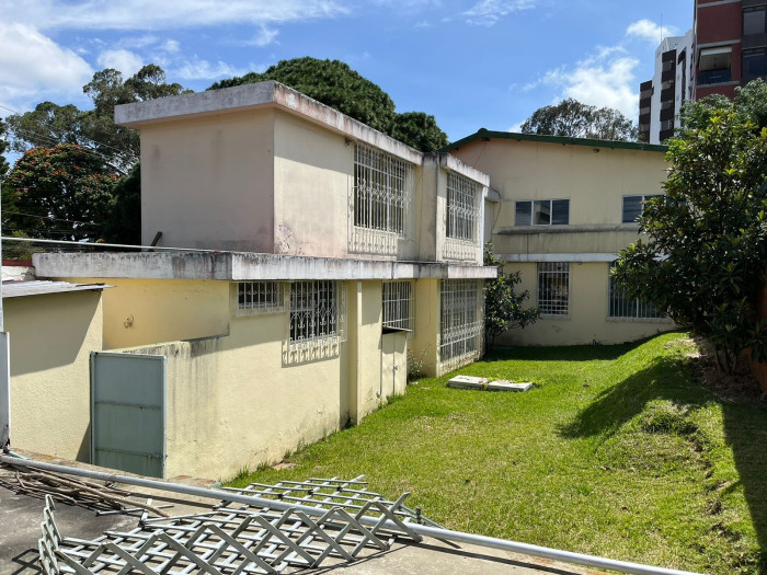 Casa en renta (para uso comerical), en VH I zona 15 - 18