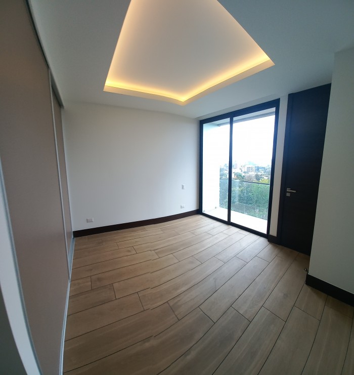 APARTAMENTO EN RENTA EN EDIFICIO BADEN ZONA 15 - Miniatura 9