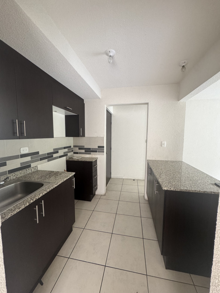 Vendo Apartamento en Edificio Entre Valles Villa Nueva - Image 4