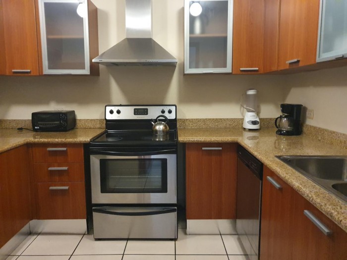 VENDO APARTAMENTO EN JARDINES DEL ACUEDUCTO, ZONA 10. — foto 2