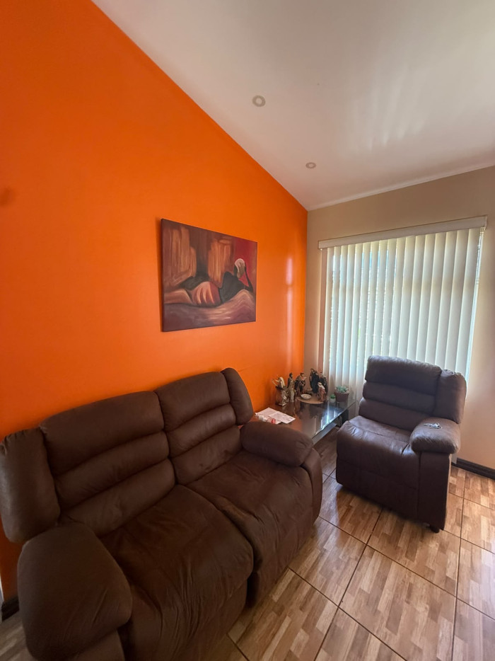 Hermosa Casa en Venta, Caballo Blanco, Cartago - 2