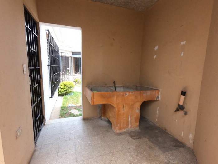 VENDO Casa en San Cristobal, Sector B1 - Image 2