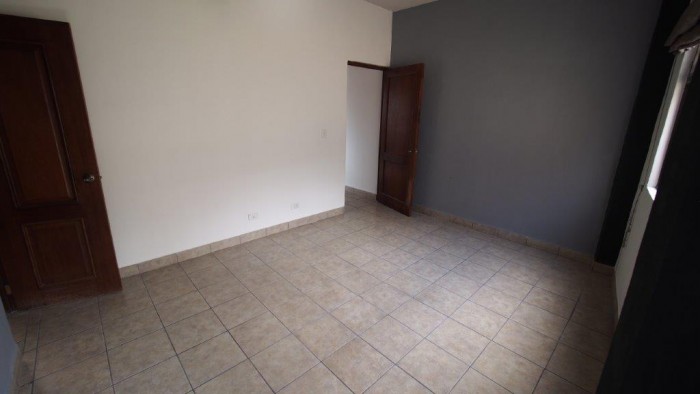 Venta de apartamento en Edificio Villa Luna, zona 10. - Image 4