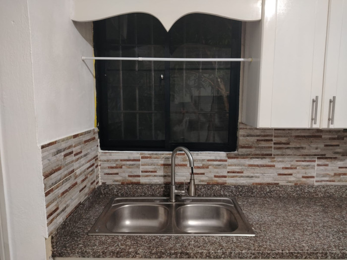 CASA RENTA EN SANTO DOMINGO ESTE RES. LUZ MARIA - 20