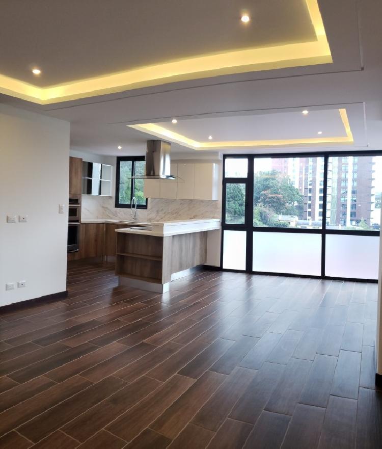 Vendo Apartamento con 169.60m2 en Zona 15 - Image 5