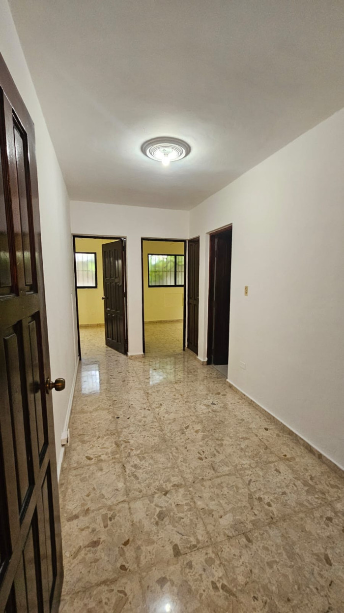 APARTAMENTO EN ALQUILER EN LA CASTELLANA 1ER NIVEL — foto 4