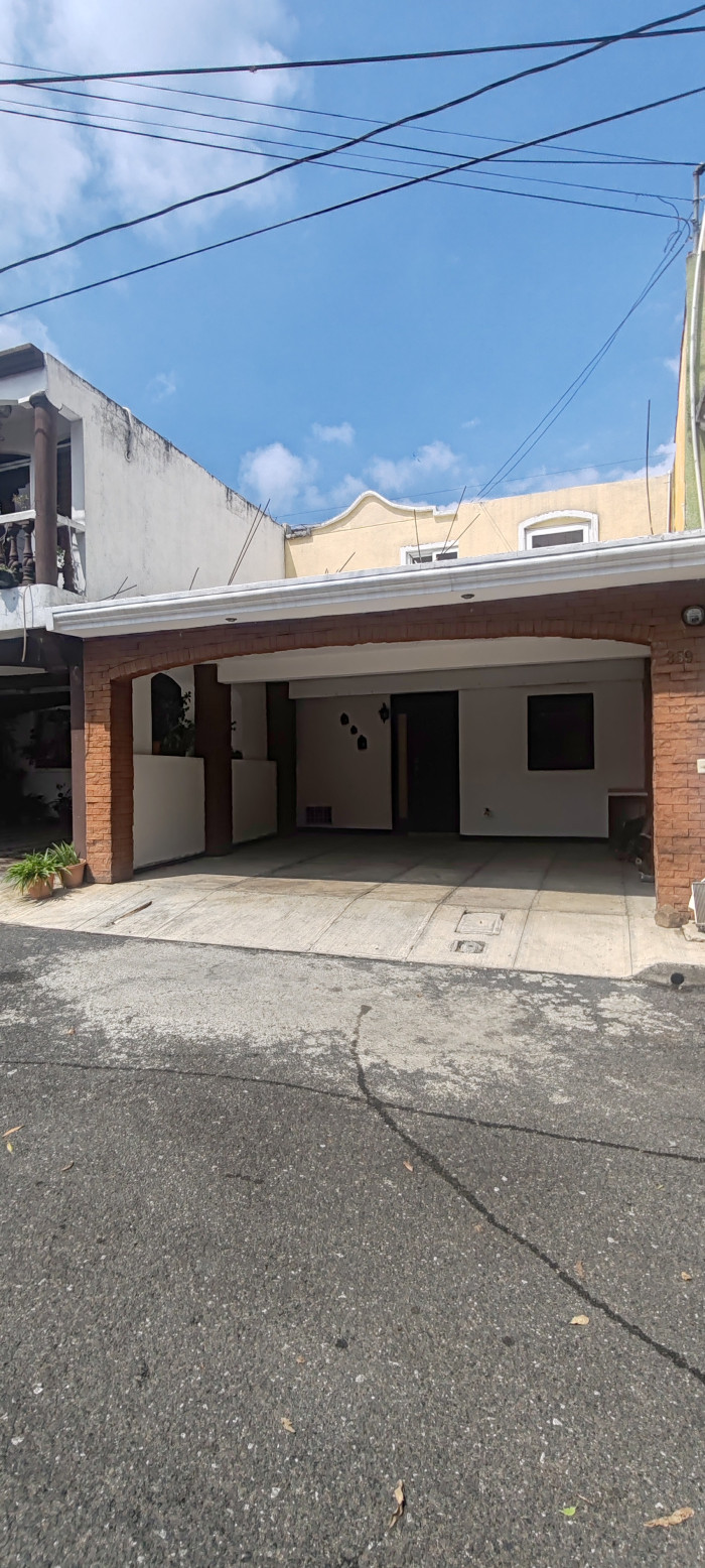 Hermosa Casa en Venta en Colinas de Monte Maria Sur!!!!