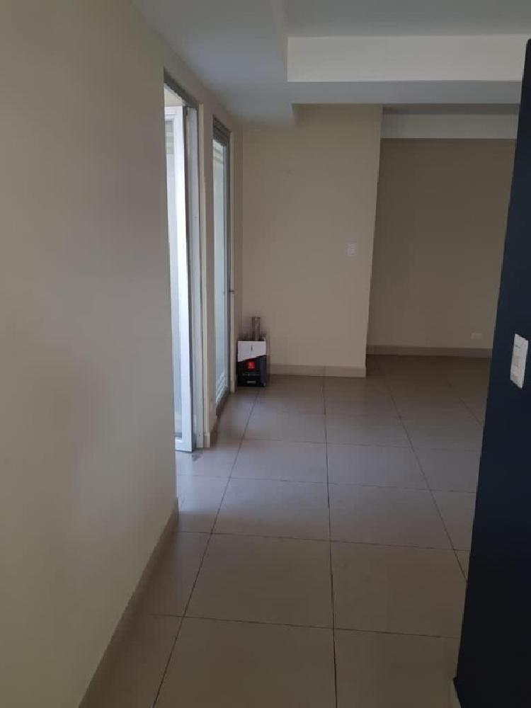 LOCAL COMERCIAL EN VENTA / RENTA EN ZONA 9 - 2
