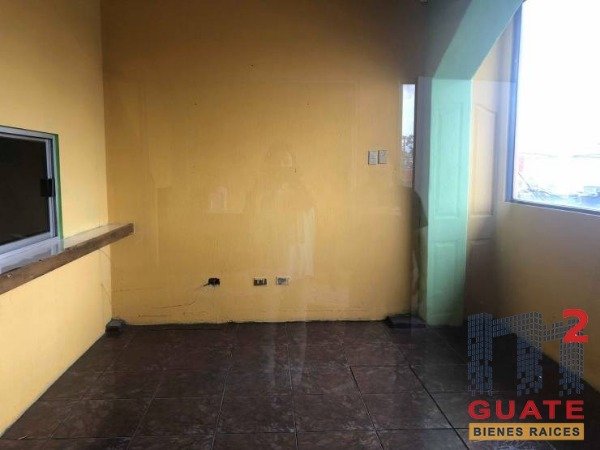 Local de 440 m2 de construcción en Venta, Zona 02 - 3