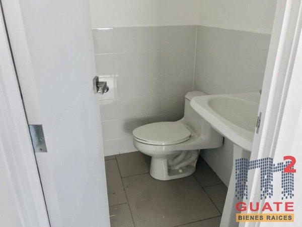 Clínica de 50 m2 de construcción en Renta, Zona 09 — foto 3