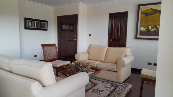 Apartamento  amplio en Venta o Renta  Zona 14 Guatemala - Image 1