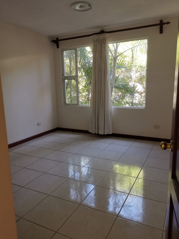 Casa en Venta y Renta Cañadas de Elgin Zona 13 - Miniatura 17