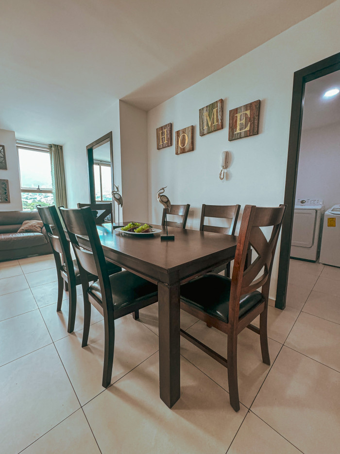Alquilo apartamento amueblado Torre Triana San Benito - 1
