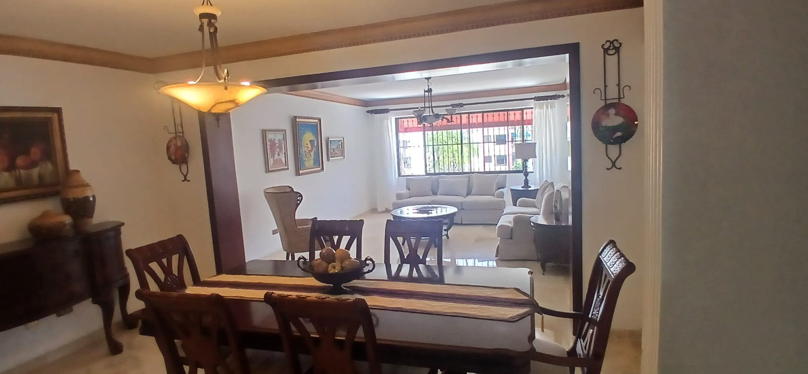 Apartamento Amueblado en Alquiler en Evaristo Morales - 1