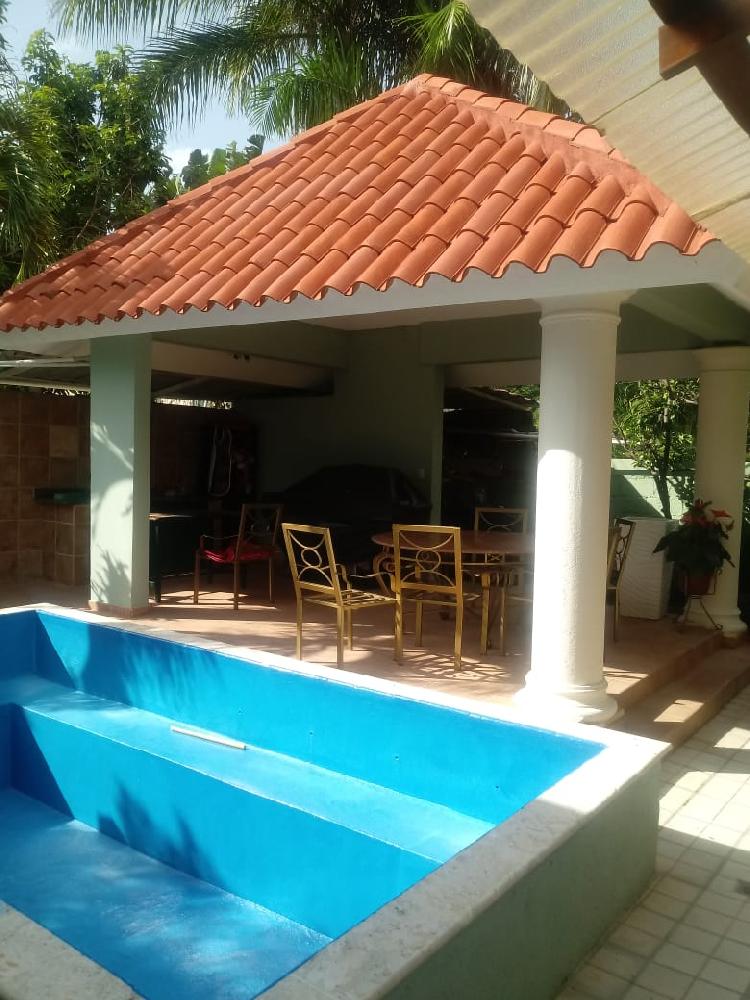 VENTA CASA CON PISCINA EN LAS CARMELITAS — foto 4