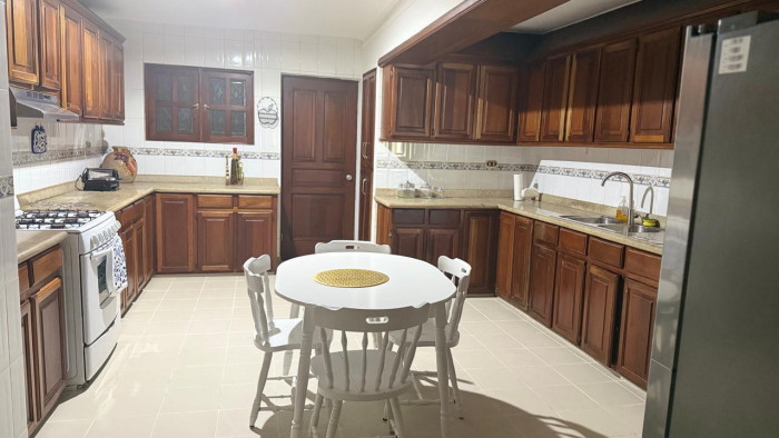 Apartamento Amueblado en Alquiler en Evaristo Morales - 4