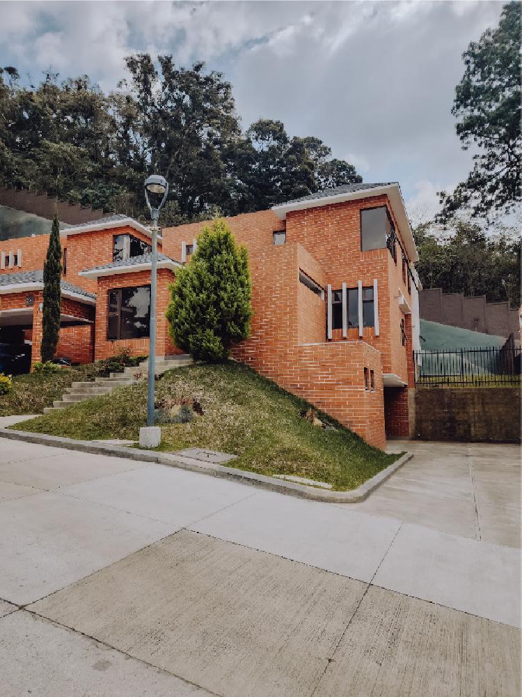 Casa Venta/Renta | KM 9.2 | Santa Catarina Pinula