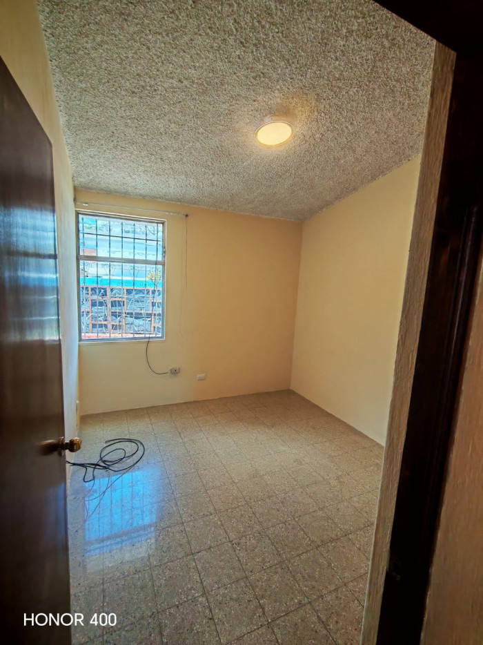 Rento Casa en Villa Fontana, Mariscal Zona 11 - Miniatura 16