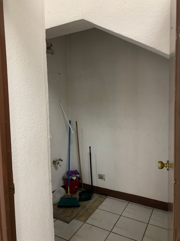 Local en venta y renta en Aguilar Batres Zona 11 Guate - Miniatura 4