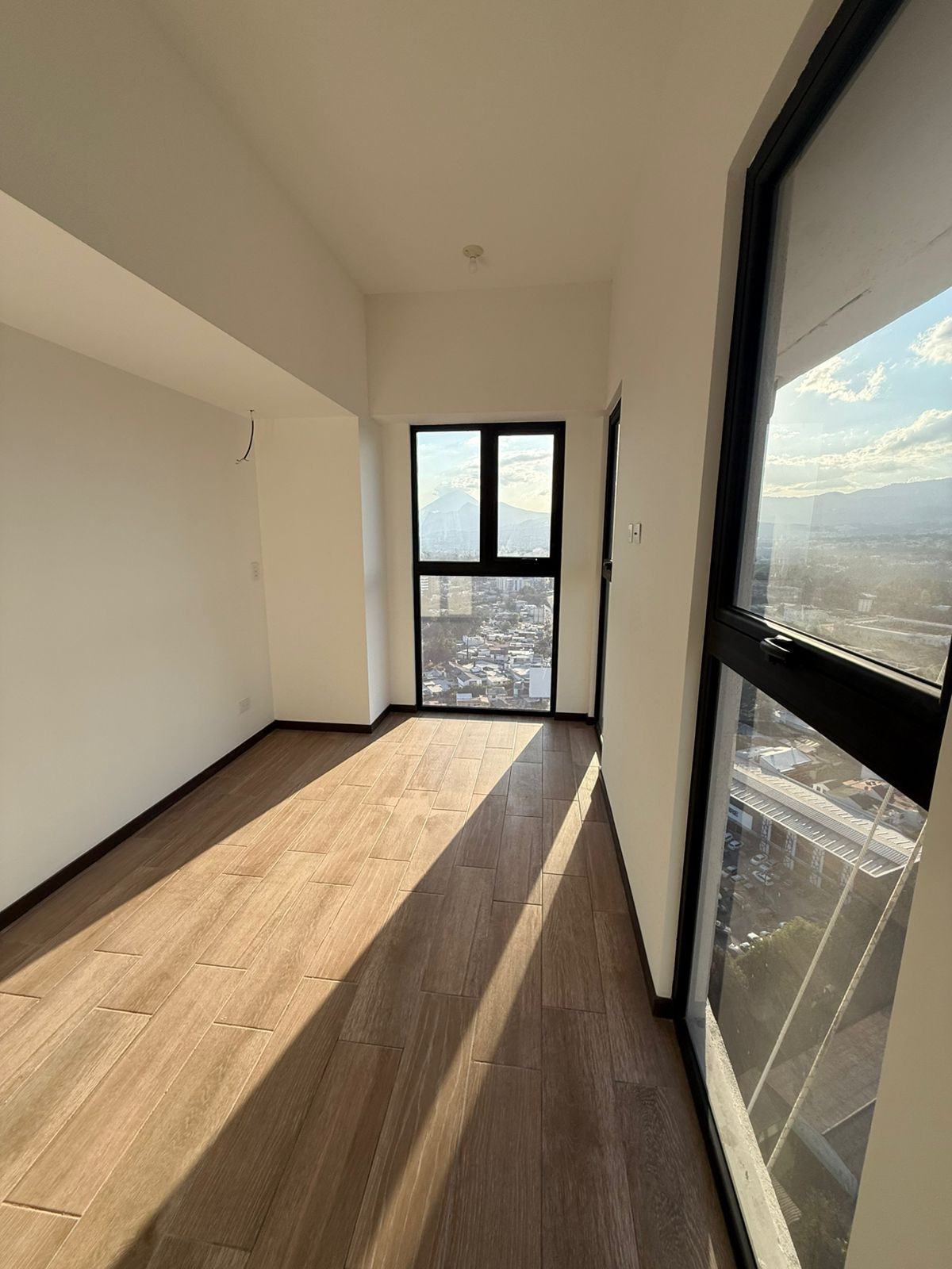 Apartamento en renta en zona 11 Edificio nuevo — foto 3