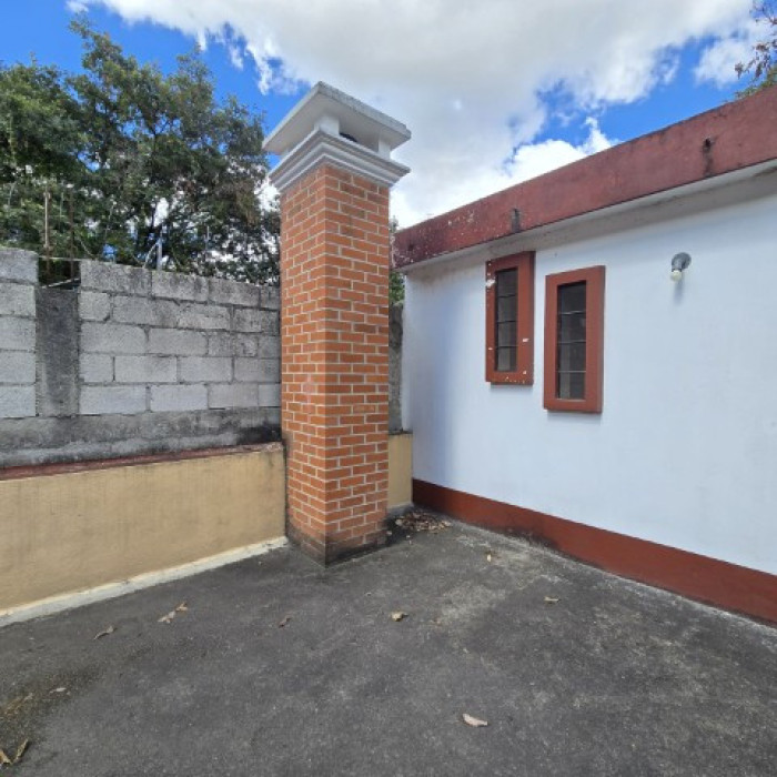 Casa grade en Venta Las Hojarascas Zona 1 de Mixco - Miniatura 9