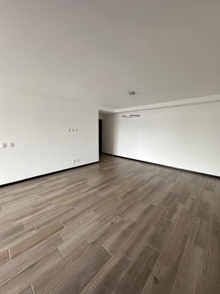 En renta apartamento en Zona 14 Segheria - Image 4