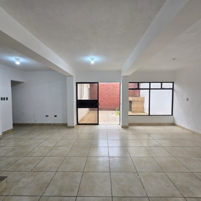 Casa grade en Venta Las Hojarascas Zona 1 de Mixco - Miniatura 20