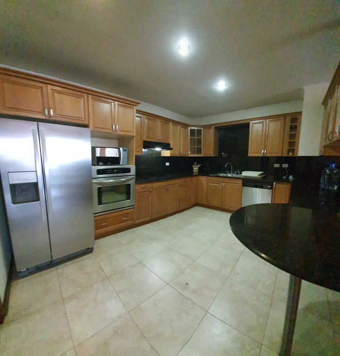 Apartamento amueblado 3 habitaciones zona 10 Guatemala - Miniatura 12
