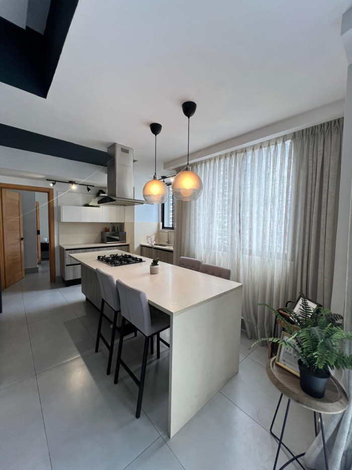 Apartamento Amueblado en Venta en Evaristo Morales - 2
