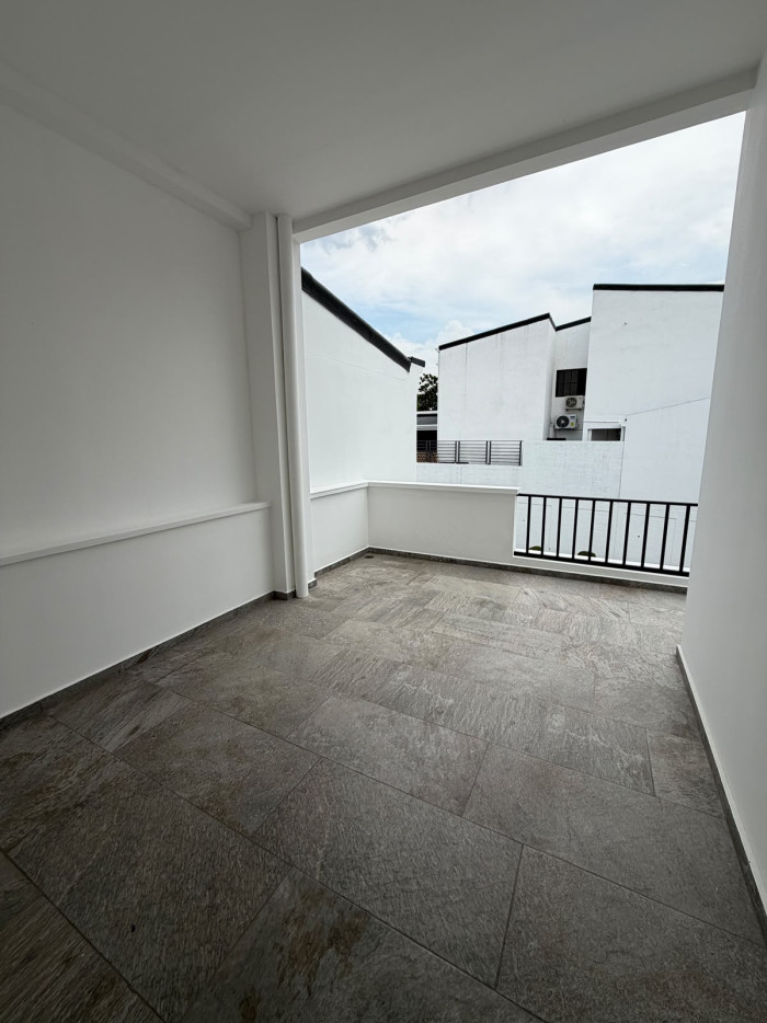 Casa con amplio jardín en alquiler Residencial Antibes - 9