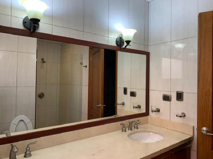 Rento lujoso apartamento en zona 14 — foto 13