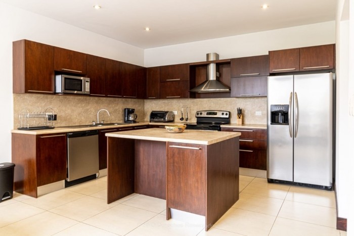 Apartamento Amueblado en Zona 14 de la Quinta Avenida - Image 3