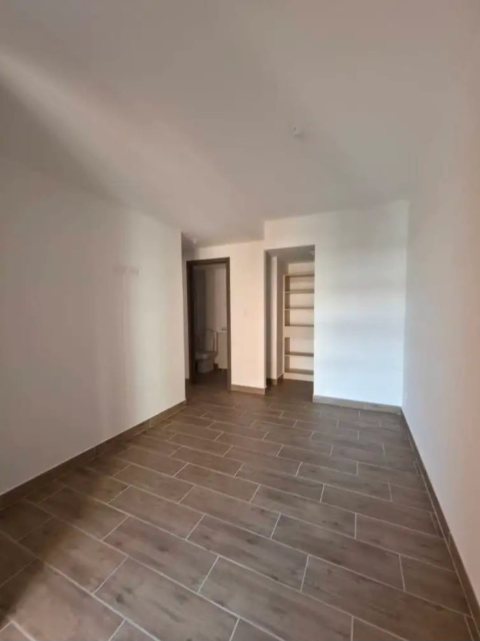 APARTAMENTO EN ALQUILER EN MODRA Z.4 — foto 3