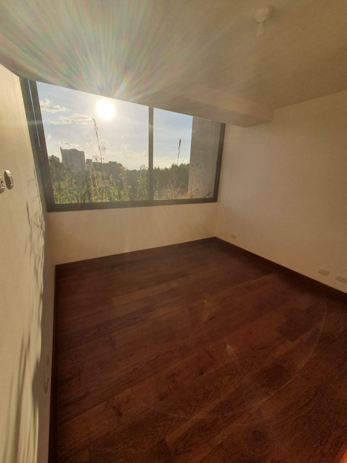 Lindo Apartamento en Colonia Exclusiva zona 15 - Image 3