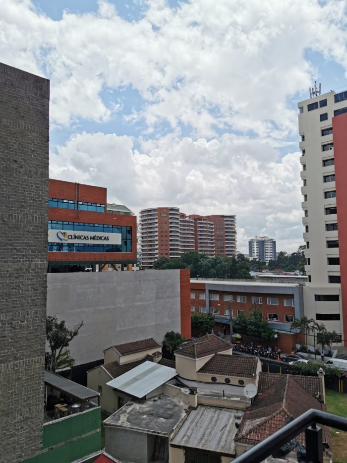 Apartamento en Renta Zona 14 - Image 1