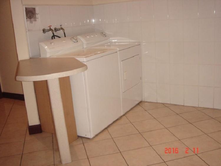 Rento bonito apartamento en zona 10 — foto 3