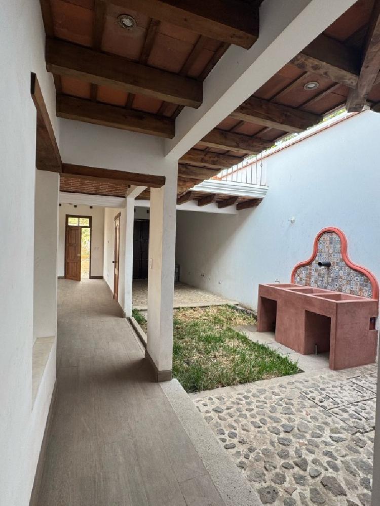 SE VENDE CASA DE ESQUINA EN ANTIGUA GUATEMALA — foto 5