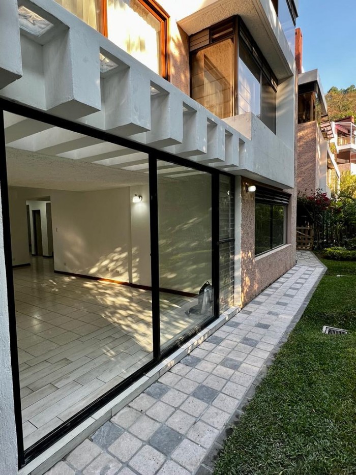 Vendo apartamento en Condominio zona 15
