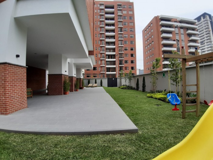 Apartamento amplio en Venta en Zona 14 Guatemala - Image 2