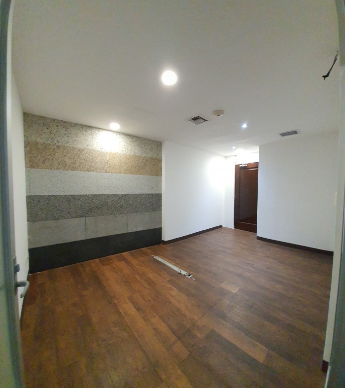 Rento Oficina de 154 m2 en Zona Viva Zona 10 - Miniatura 12