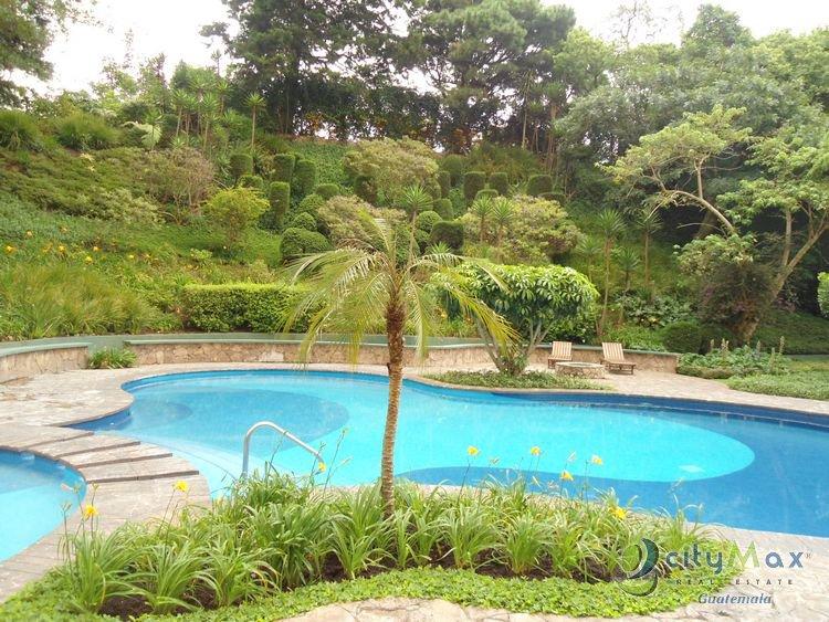 Vendo o Alquilo Apartamento AMUEBLADO zona 14 piscina - Miniatura 13