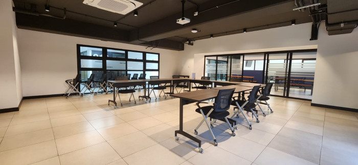 Oficina moderna en renta en Zona 9 Guatemala - Miniatura 13